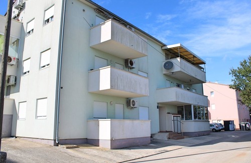 Jadreski Apartment | Apartment in Jadreški, four people,air conditioning,quietly,WI FI,parking