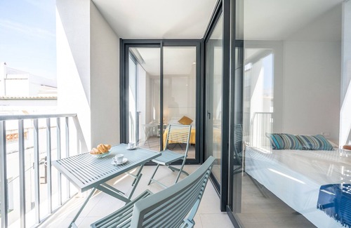 L'Escala Apartment | Apartment in L’Escala near Sandy Beaches