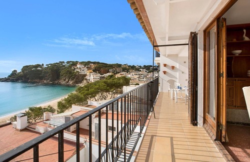 Llafranc Apartment | Apartment in Llafranc with Sea Views