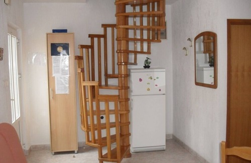 Lopar Apartment | Apartment in Lopar with Balcony, Air condition, WIFI (87-3)