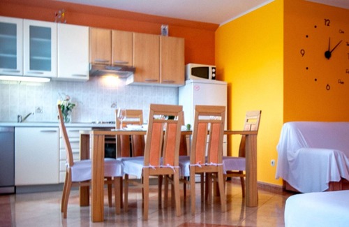Lopar Apartment | Apartment in Lopar with Balcony, Air condition, WIFI, Washing machine (4886-4)