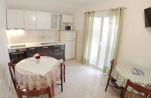Lopar Apartment | Apartment in Lopar with Terrace, Air condition, WIFI, Washing machine (893-4)