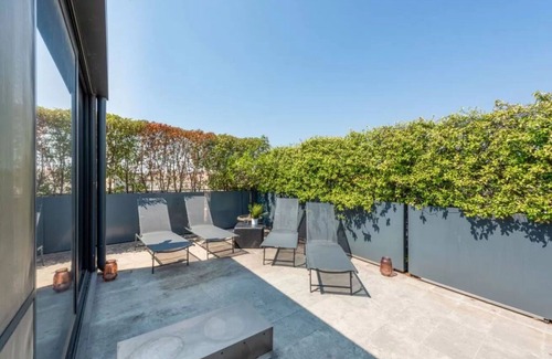 Ticinese Apartment | Apartment in Milan with 3 bedrooms sleeps 6