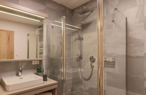 Paß Thurn Apartment | Apartment in Mittersill with a washing machine