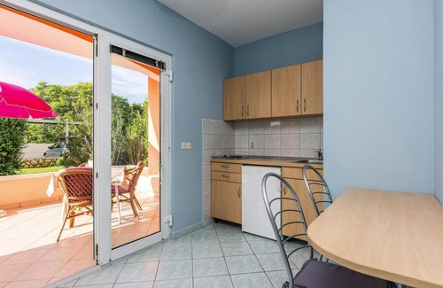 Zaton Apartment | Apartment in Nin near the Beach & Pool