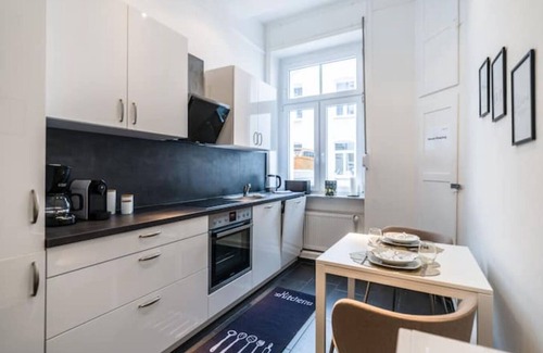 Wiesbaden Apartment | Apartment in old building and modern style - kitchen - terrace - WLAN - central