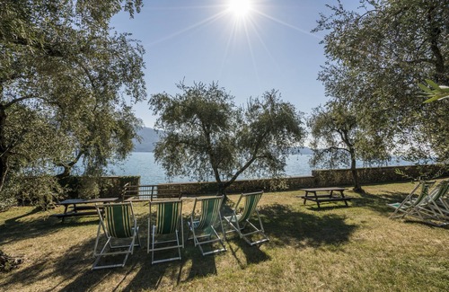 Gargnano Apartment | Apartment in olive grove directly on the lake