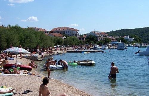 Pirovac Apartment | Apartment in Pirovac with Terrace, Air condition, WIFI, Washing machine (4793-1)