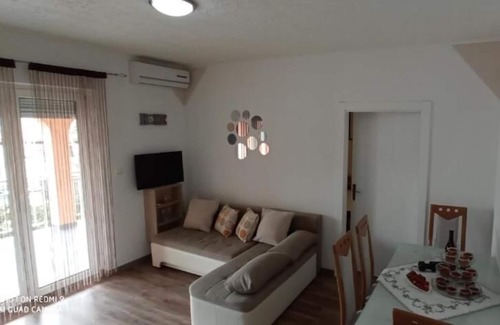 Buici Apartment | Apartment in Poreč with Terrace, Air condition, WIFI, Washing machine (3362-1)