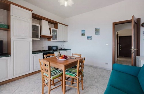 Porto Torres Apartment | Apartment in Porto Torres with Private Terrace