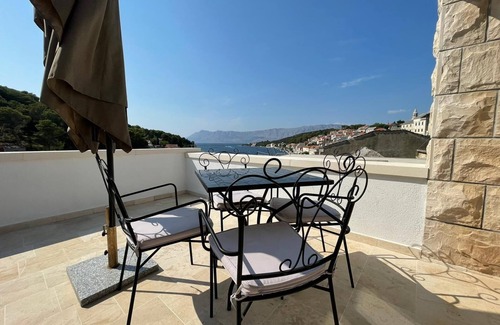 Povlja Apartment | Apartment in Povlja with Seaview, Terrace, Air condition, WIFI (3419-2)