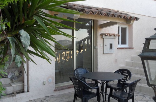Les Termes Apartment | Apartment in private villa