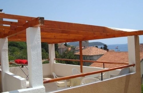 Prvic Luka Apartment | Apartment in Prvić Luka with Seaview, Terrace, Air condition, WIFI (3347-1)