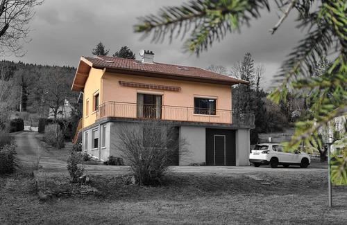 Martignat Apartment | Apartment in quiet house between lakes and fir trees