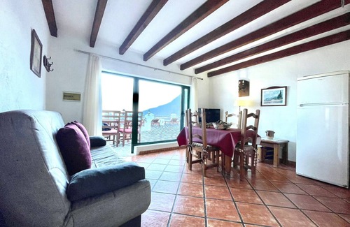 Tigaday Cottage | Apartment in Rural house with Wifi and Ocean View