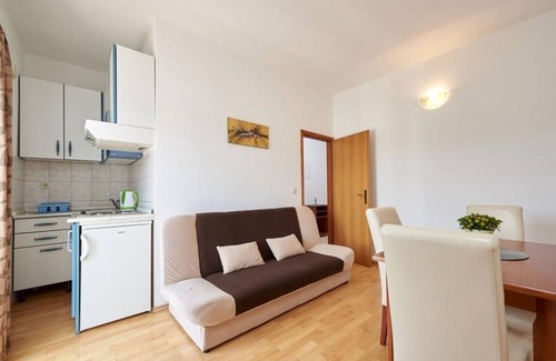 Seget Vranjica Apartment | Apartment in Seget Vranjica with Seaview, Balcony, Air condition, WIFI (5052-3)