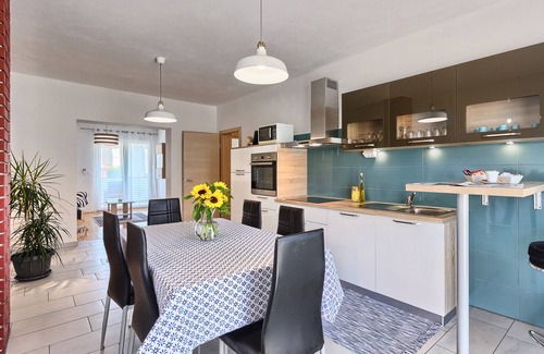 Podstrana Apartment | Apartment in Split area