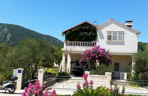 Mali Ston Apartment | Apartment in Ston/Mali Ston with Terrace, Air condition, WIFI (3588-3)