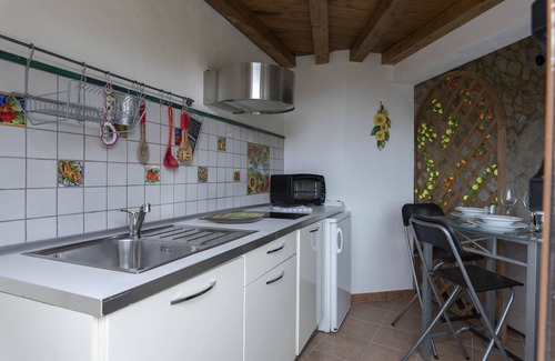 Reitano House | Apartment in studio villa called Vulcano sleeps 2