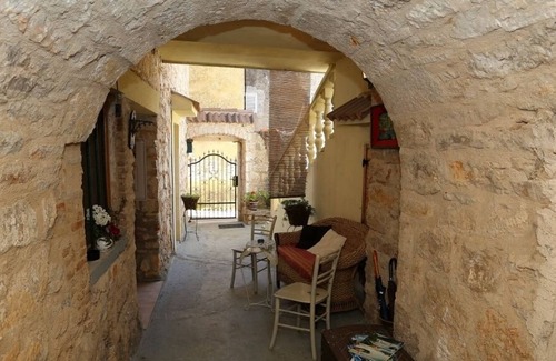 Sutomiscica Apartment | Apartment in Sutomišćica with Air condition, WIFI (3573-3)