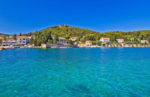 Sutomiscica Apartment | Apartment in Sutomišćica with air conditioning, WiFi (3573-3)