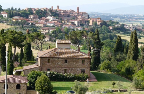 Torrita di Siena Apartment | Apartment in Torrita, balcony with view, pool,family friendly,Wi-Fi,up to 4 pers