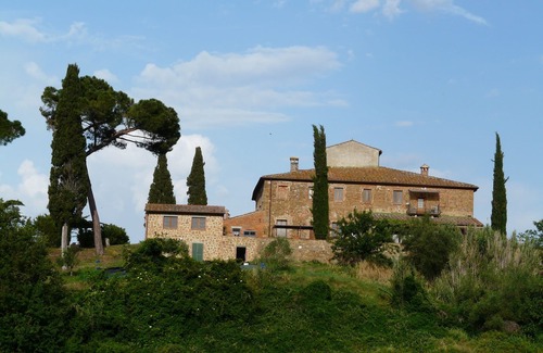 Torrita di Siena Apartment | Apartment in Torrita, balcony with view, pool,family friendly,Wi-Fi,up to 4 pers