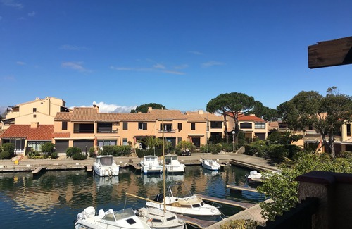 Saint-Cyprien Plage Apartment | Apartment in the heart of the Marina overlooking the little port