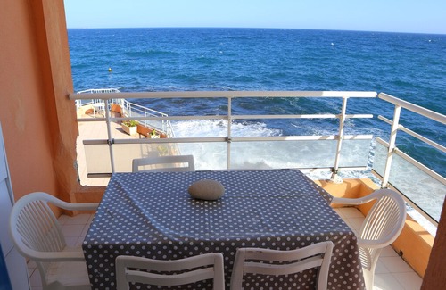 Le Trayas Apartment | Apartment in the sea