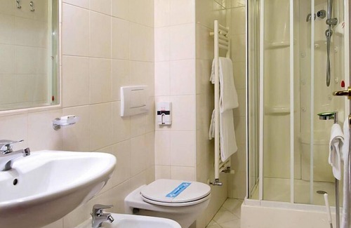 Baveno Apartment | Apartment in the Residence dei Fiori, Baveno