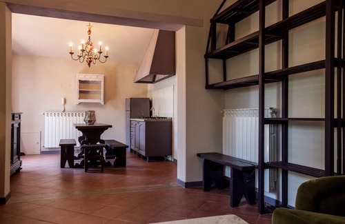 Castelvecchio Pascoli Apartment | Apartment in the Tuscan Countryside