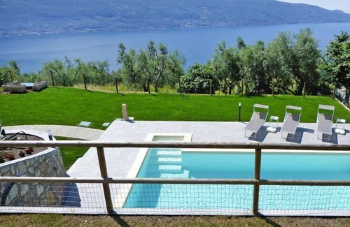 Oldesio Apartment | Apartment in Tignale with Lake Garda Views