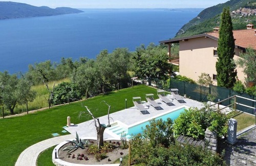 Oldesio Apartment | Apartment in Tignale with Lake Garda Views