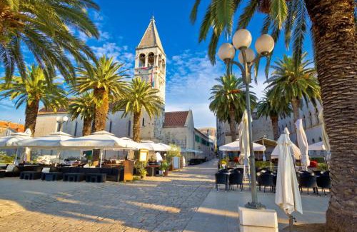Trogir Apartment | Apartment in Trogir with sea view, terrace, air conditioning, Wi-Fi (3788-2)