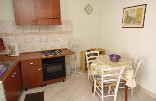 Veli Losinj Apartment | Apartment in Veli Losinj 14933