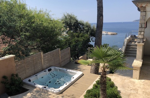 Le Pradet House | Apartment in villa directly at the seaside - Magnificent view