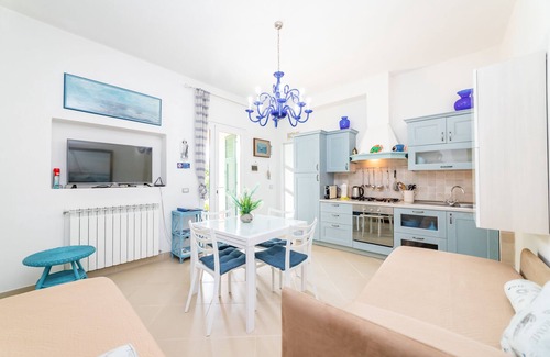 Imperia Apartment | APARTMENT IN VILLA X 4 PEOPLE ABOUT 2 KM FROM THE SEA HOT-HUB POOL