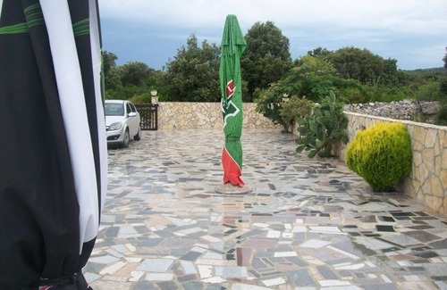 Vinisce Apartment | Apartment in Vinišće with Balcony, Air condition, WIFI, Washing machine (4753-2)