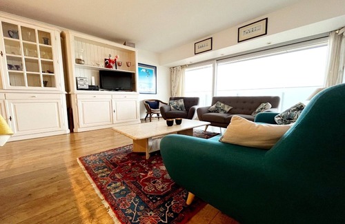 Wenduine Apartment | Apartment in Wenduine with Stunning Sea Views