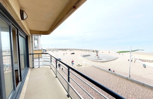Wenduine Apartment | Apartment in Wenduine with Stunning Sea Views