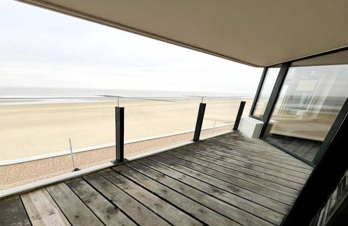 Wenduine Apartment | Apartment in Wenduine with Stunning Sea Views