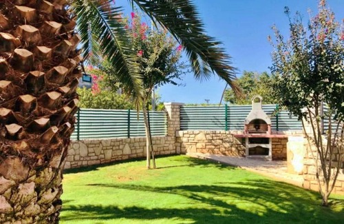 Zambratija Apartment | Apartment in Zambrattia, with sea view balcony, garden, parking, WiFi