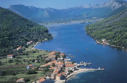 Zuljana Apartment | Apartment in Žuljana with Seaview, Terrace, Air condition, WIFI (3558-1)