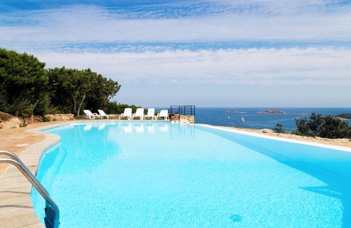 Pantogia Apartment | Apartment "Infinite Blue Porto Cervo" near Beach with Sea View, Shared Pool & Wi-Fi