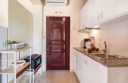 Vassiliki Apartment | Apartment 'Iole' with Sea View, Wi-Fi and Air Conditioning