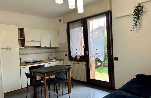Lallio Apartment | Apartment Iris - Via San Carlo 11A (Lallio)