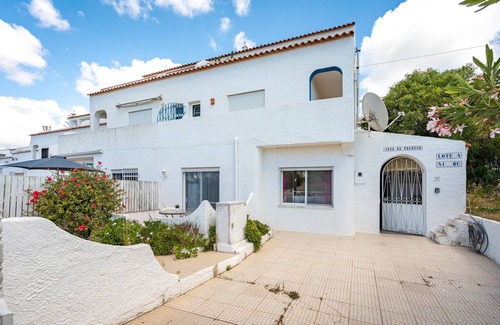 Vale de Centianes Apartment | Apartment 'Isabel' with Mountain View, Private Terrace and Wi-Fi