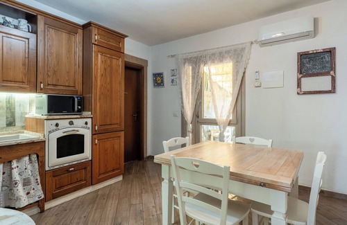 Orentano Apartment | Apartment 'Candy Home' with Private Veranda, Wi-Fi and Air Conditioning