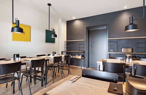 Castelnuovo del Garda Apartment | Apartment 'Agr Casa Pezzo 3 Pax' with Shared Pool, Wi-Fi and Air Conditioning