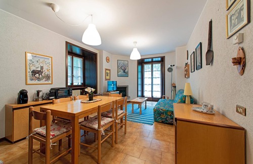 Chiesa in Valmalenco Apartment | Apartment 'Pineta' with Mountain View, Shared Garden and Wi-Fi